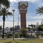 Reloj de Ciudad Obregón en la plaza Álvaro Obregón